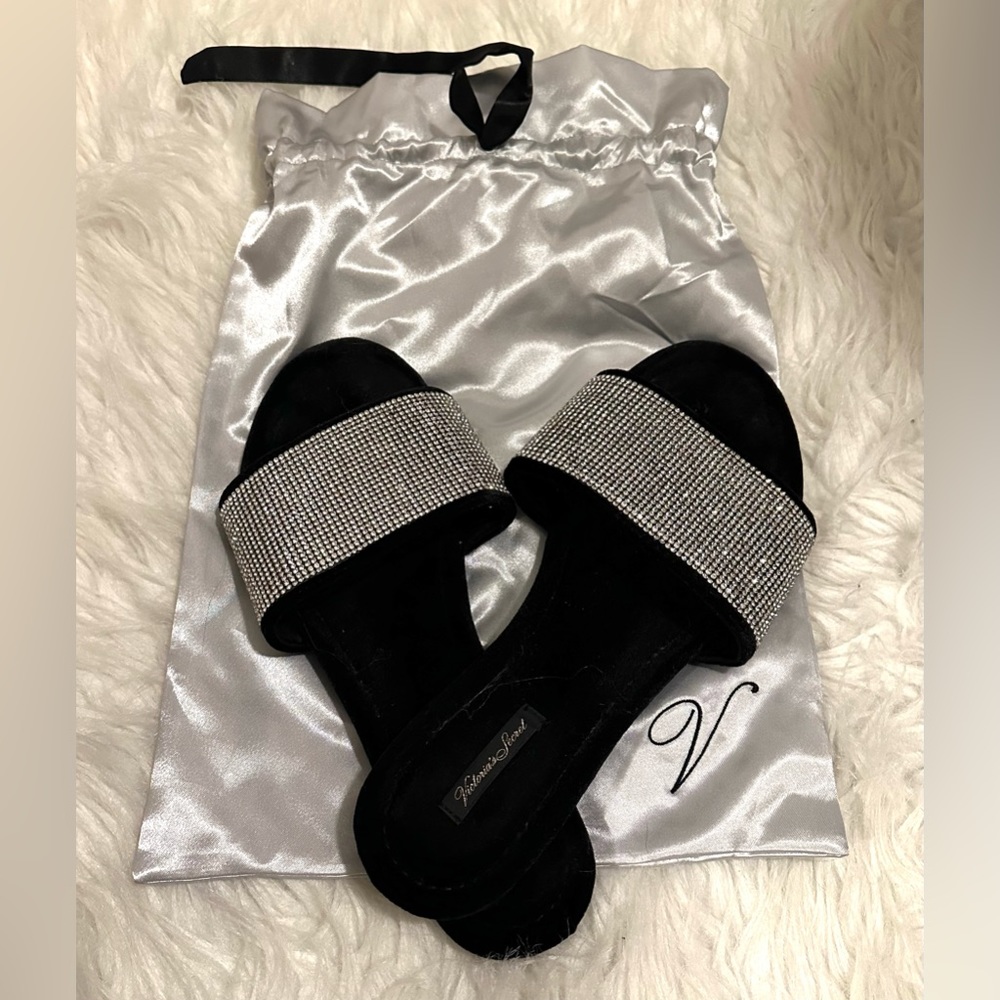 VICTORIA’S SECRET VELVET SHINE SLIPPER SLIDES